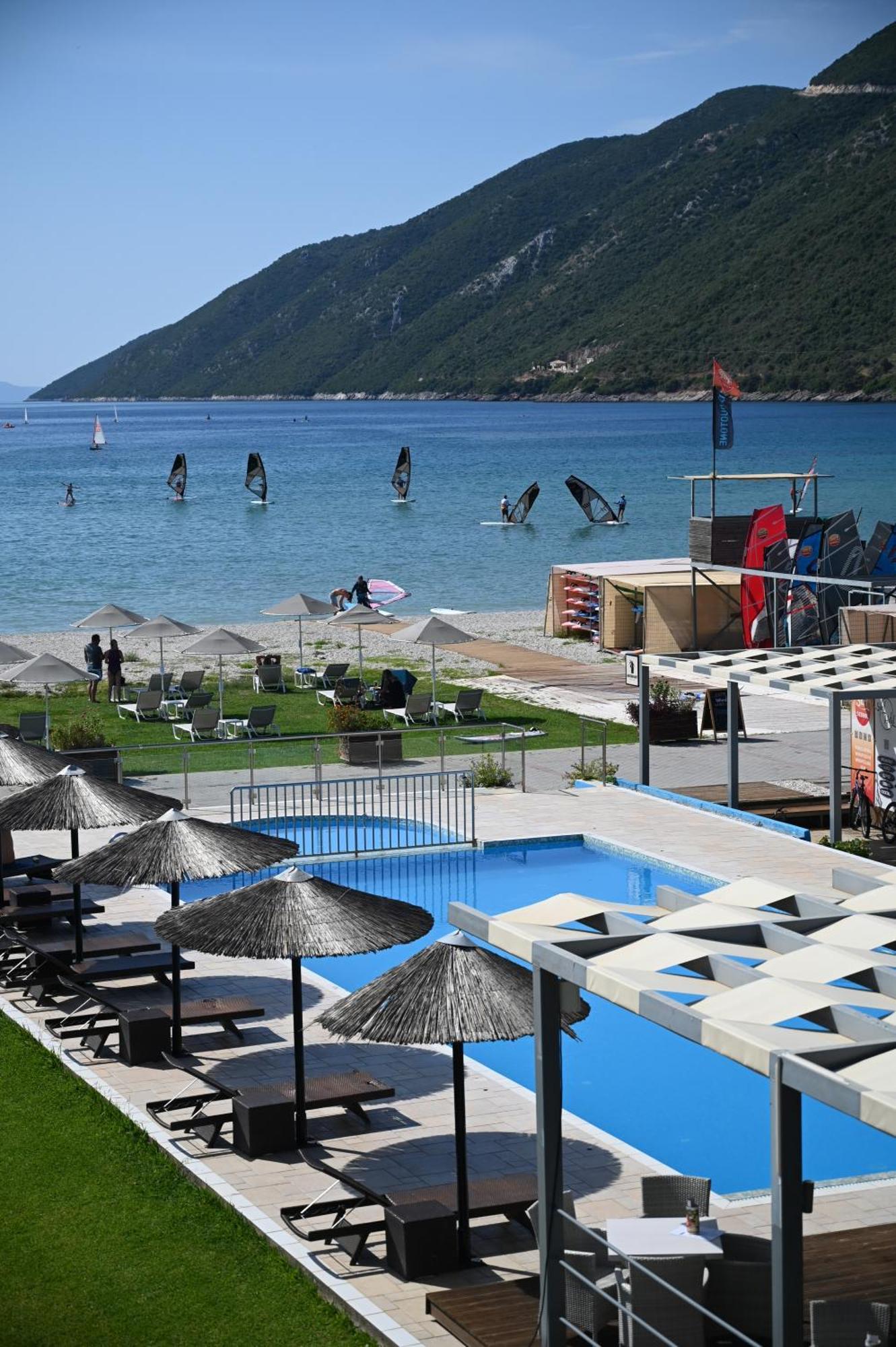 Surf Hotel Vasiliki  Bagian luar foto